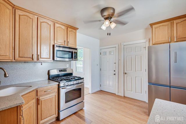 285 Durham Avenue, Metuchen, NJ 08840