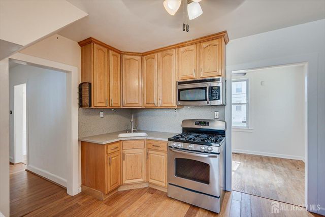 285 Durham Avenue, Metuchen, NJ 08840