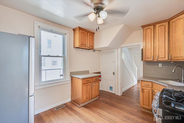 285 Durham Avenue, Metuchen, NJ 08840