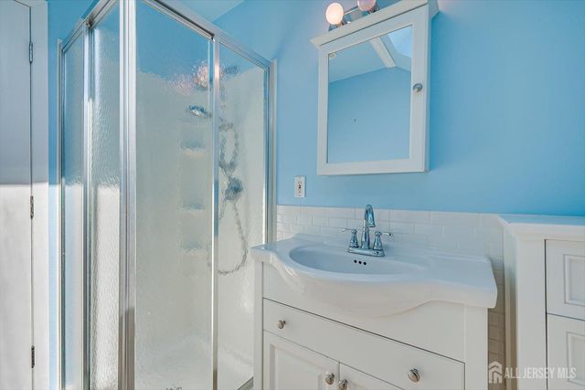 285 Durham Avenue, Metuchen, NJ 08840