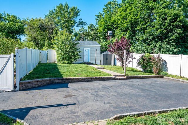285 Durham Avenue, Metuchen, NJ 08840