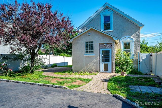 285 Durham Avenue, Metuchen, NJ 08840