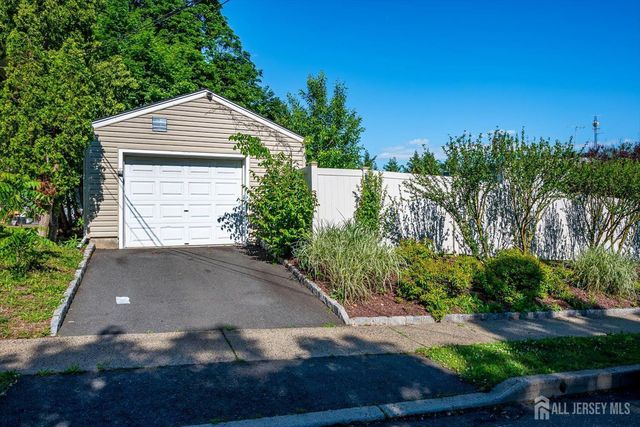 285 Durham Avenue, Metuchen, NJ 08840