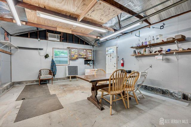 285 Durham Avenue, Metuchen, NJ 08840