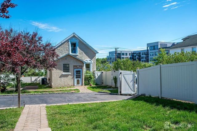 285 Durham Avenue, Metuchen, NJ 08840
