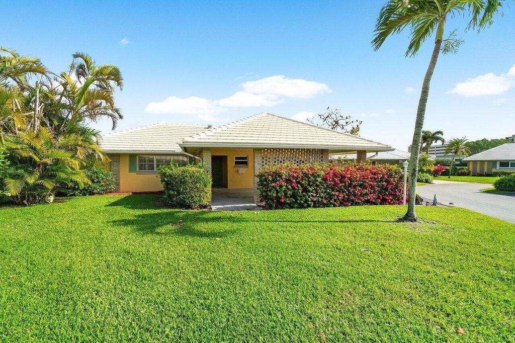 362 Yorktowne Circle, Atlantis, FL 33462