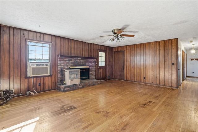 2272 Stoney Ford NE Drive, Marietta, GA 30066