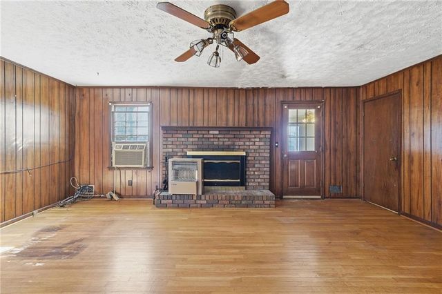 2272 Stoney Ford NE Drive, Marietta, GA 30066