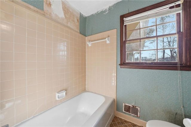 2272 Stoney Ford NE Drive, Marietta, GA 30066