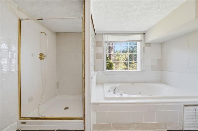 2272 Stoney Ford NE Drive, Marietta, GA 30066