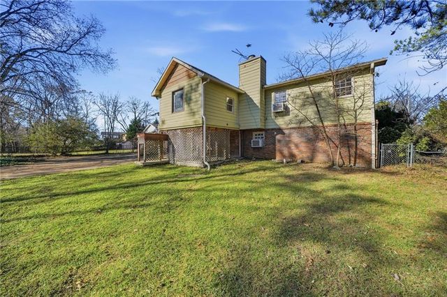 2272 Stoney Ford NE Drive, Marietta, GA 30066