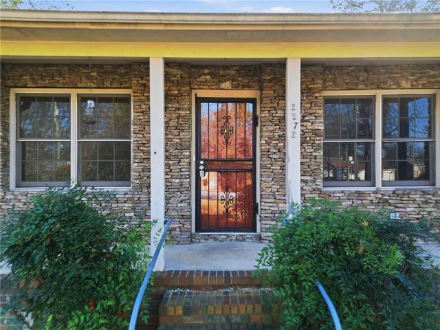 2272 Stoney Ford NE Drive, Marietta, GA 30066