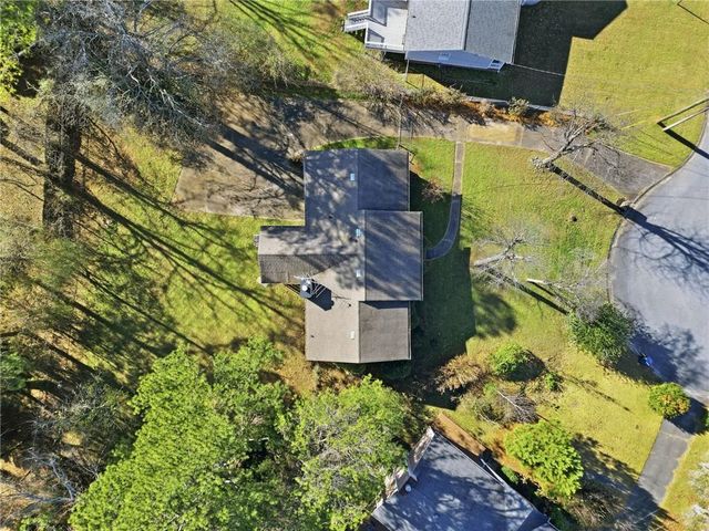 2272 Stoney Ford NE Drive, Marietta, GA 30066