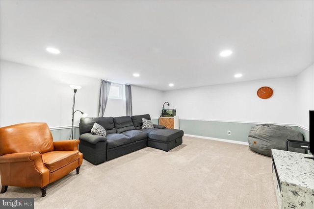 29 SCHUYLER RD, Springfield, PA 19064
