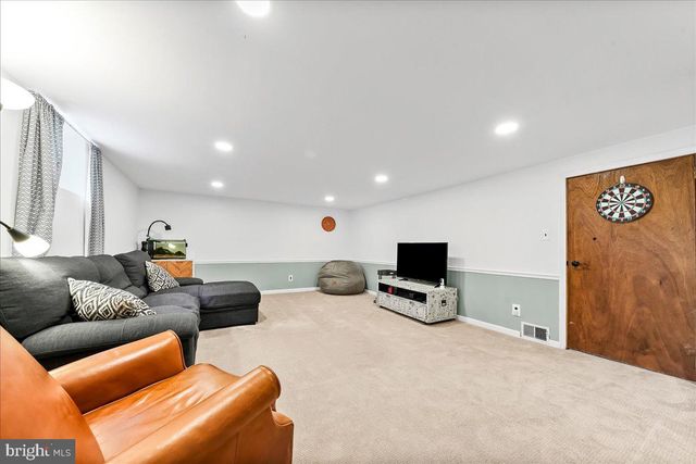29 SCHUYLER RD, Springfield, PA 19064