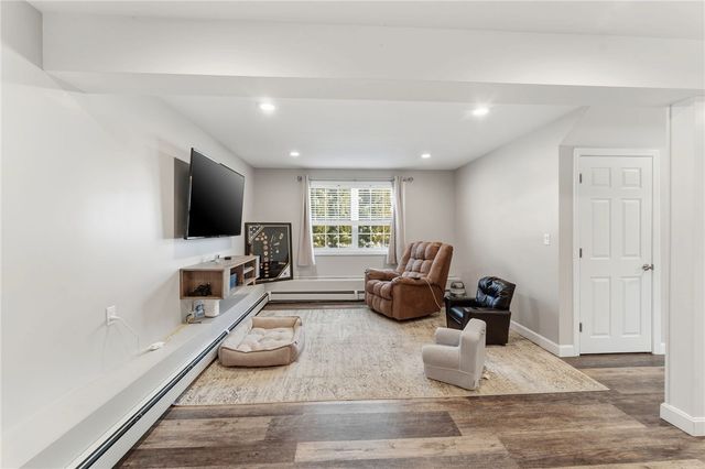 18 Anama Avenue, East Providence, RI 02916