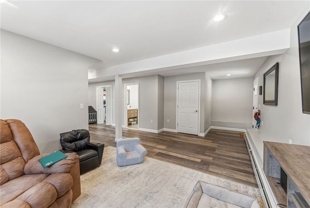 18 Anama Avenue, East Providence, RI 02916