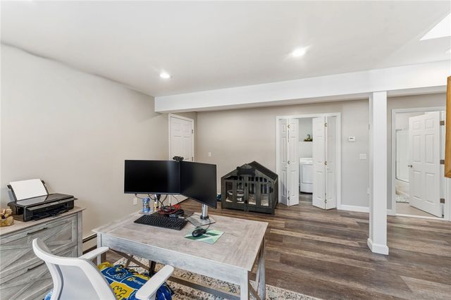 18 Anama Avenue, East Providence, RI 02916