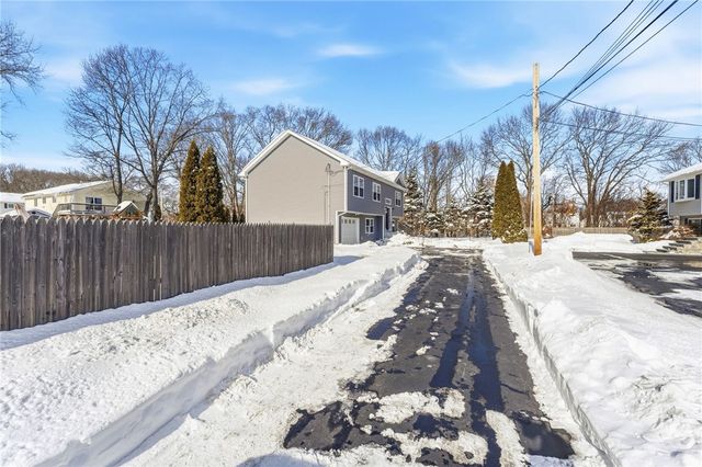 18 Anama Avenue, East Providence, RI 02916