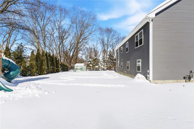 18 Anama Avenue, East Providence, RI 02916