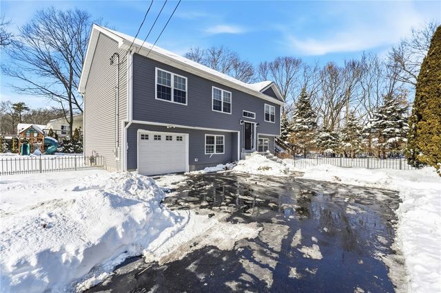 18 Anama Avenue, East Providence, RI 02916