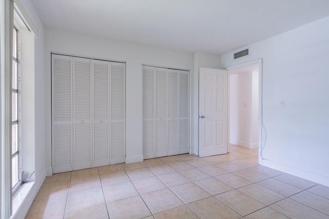 9459 SW 76th Street R8, Miami, FL 33173