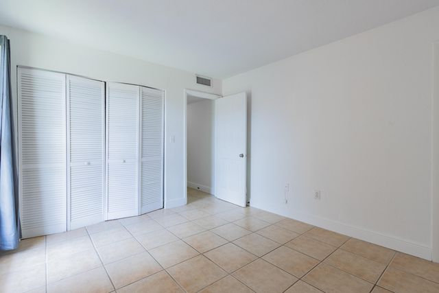 9459 SW 76th Street R8, Miami, FL 33173