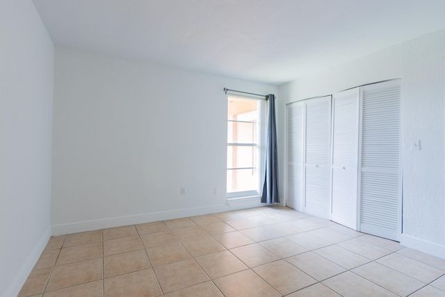 9459 SW 76th Street R8, Miami, FL 33173