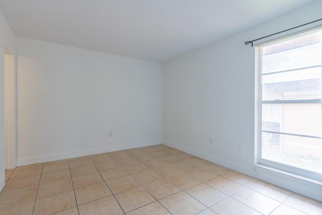 9459 SW 76th Street R8, Miami, FL 33173