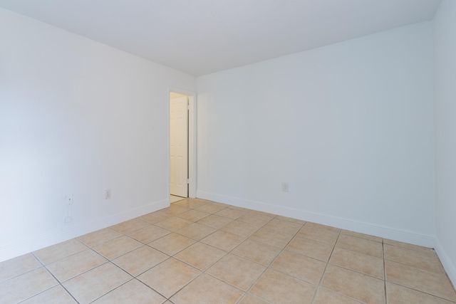 9459 SW 76th Street R8, Miami, FL 33173