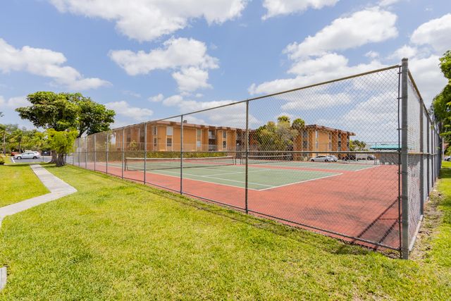 9459 SW 76th Street R8, Miami, FL 33173