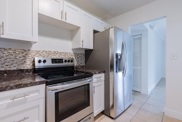 9459 SW 76th Street R8, Miami, FL 33173