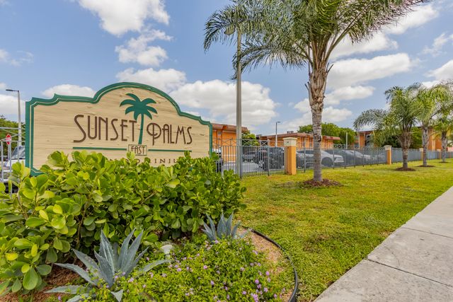 9459 SW 76th Street R8, Miami, FL 33173