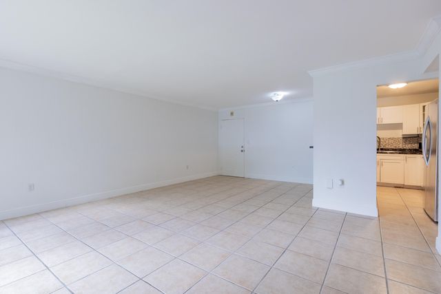 9459 SW 76th Street R8, Miami, FL 33173