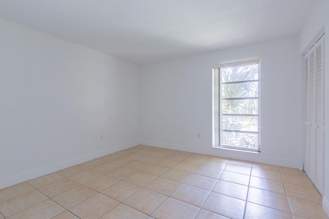 9459 SW 76th Street R8, Miami, FL 33173