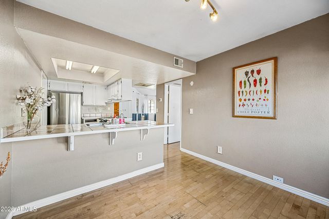 2020 W UNION HILLS Drive 211, Phoenix, AZ 85027