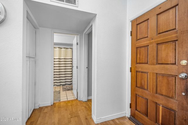 2020 W UNION HILLS Drive 211, Phoenix, AZ 85027