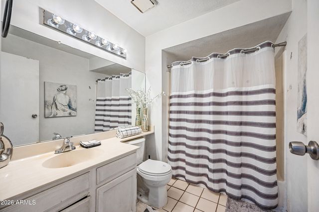 2020 W UNION HILLS Drive 211, Phoenix, AZ 85027