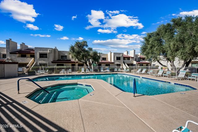 2020 W UNION HILLS Drive 211, Phoenix, AZ 85027
