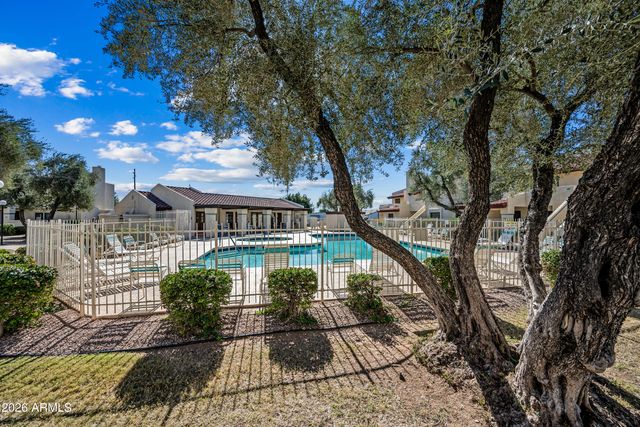 2020 W UNION HILLS Drive 211, Phoenix, AZ 85027