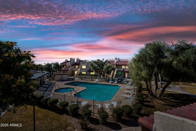 2020 W UNION HILLS Drive 211, Phoenix, AZ 85027