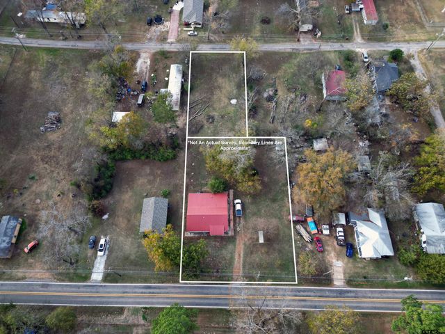 215 Cleveland, Winfield, TX 75493