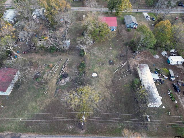 215 Cleveland, Winfield, TX 75493