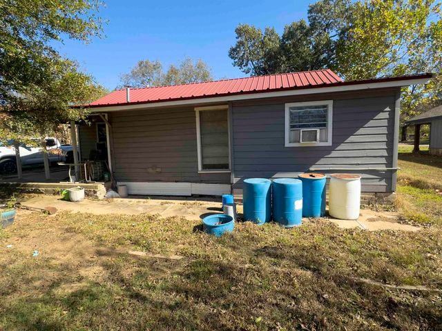 215 Cleveland, Winfield, TX 75493