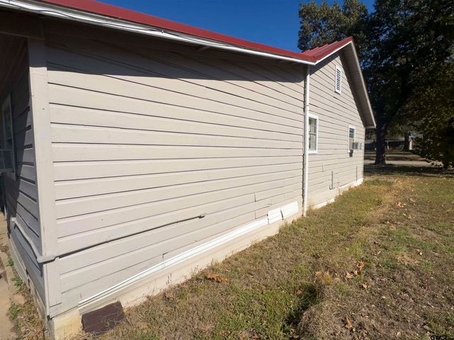 215 Cleveland, Winfield, TX 75493