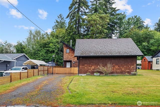 5246 Yearley Drive NE, Olympia, WA 98516