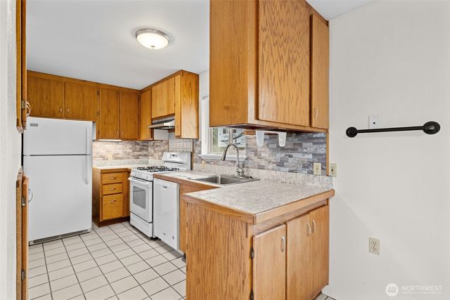 5246 Yearley Drive NE, Olympia, WA 98516
