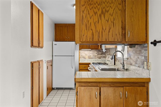 5246 Yearley Drive NE, Olympia, WA 98516