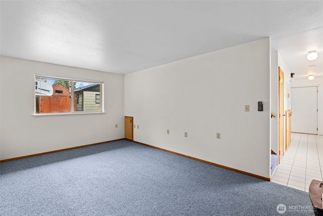 5246 Yearley Drive NE, Olympia, WA 98516