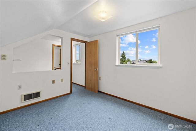 5246 Yearley Drive NE, Olympia, WA 98516
